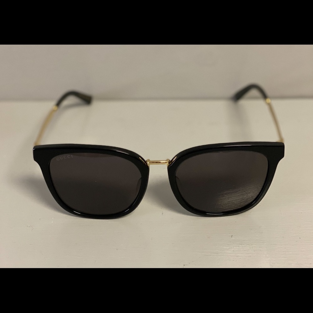 NEW✨ Gucci sunglasses 😎 - Picture 10 of 12